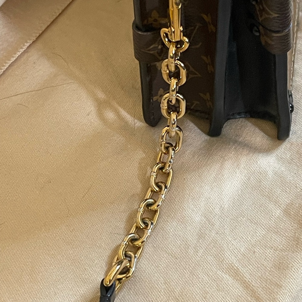 Authentic like new Louis Vuitton reverse monogram trunk crossbody Brown& Black - Picture 9 of 15